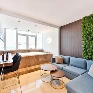 https://porto-sea-view-apartments.hotelschalkidiki.net