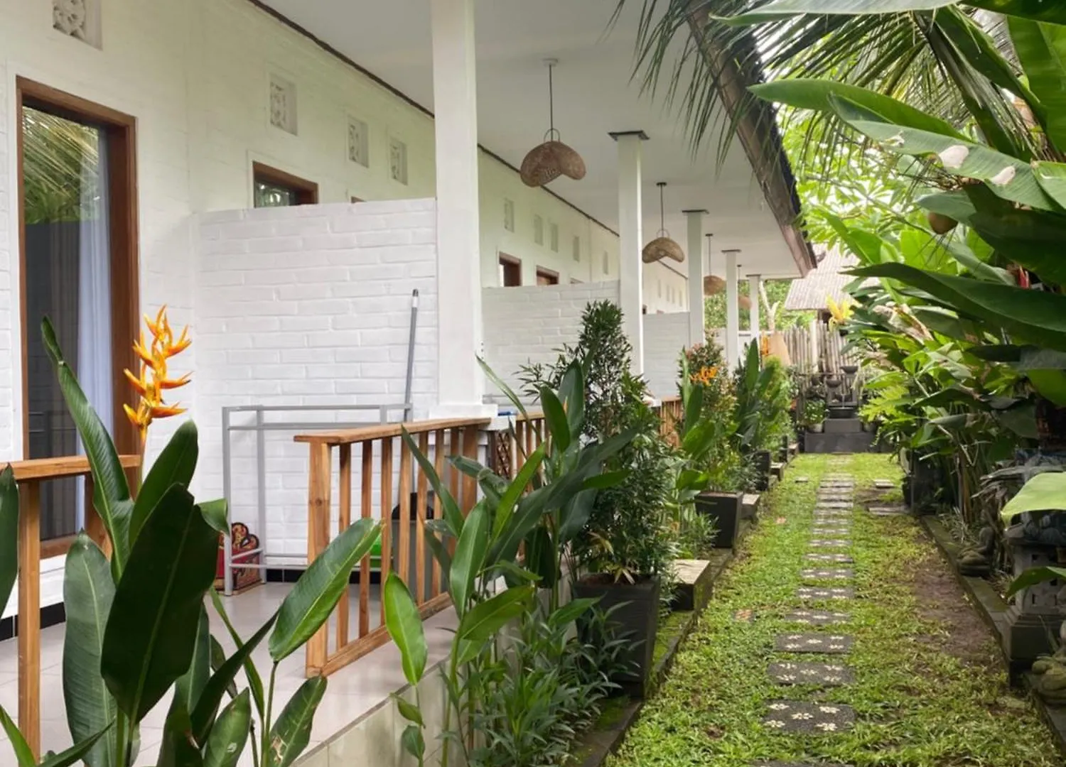 Blue Waves Balangan Homestay Uluwatu 0*,