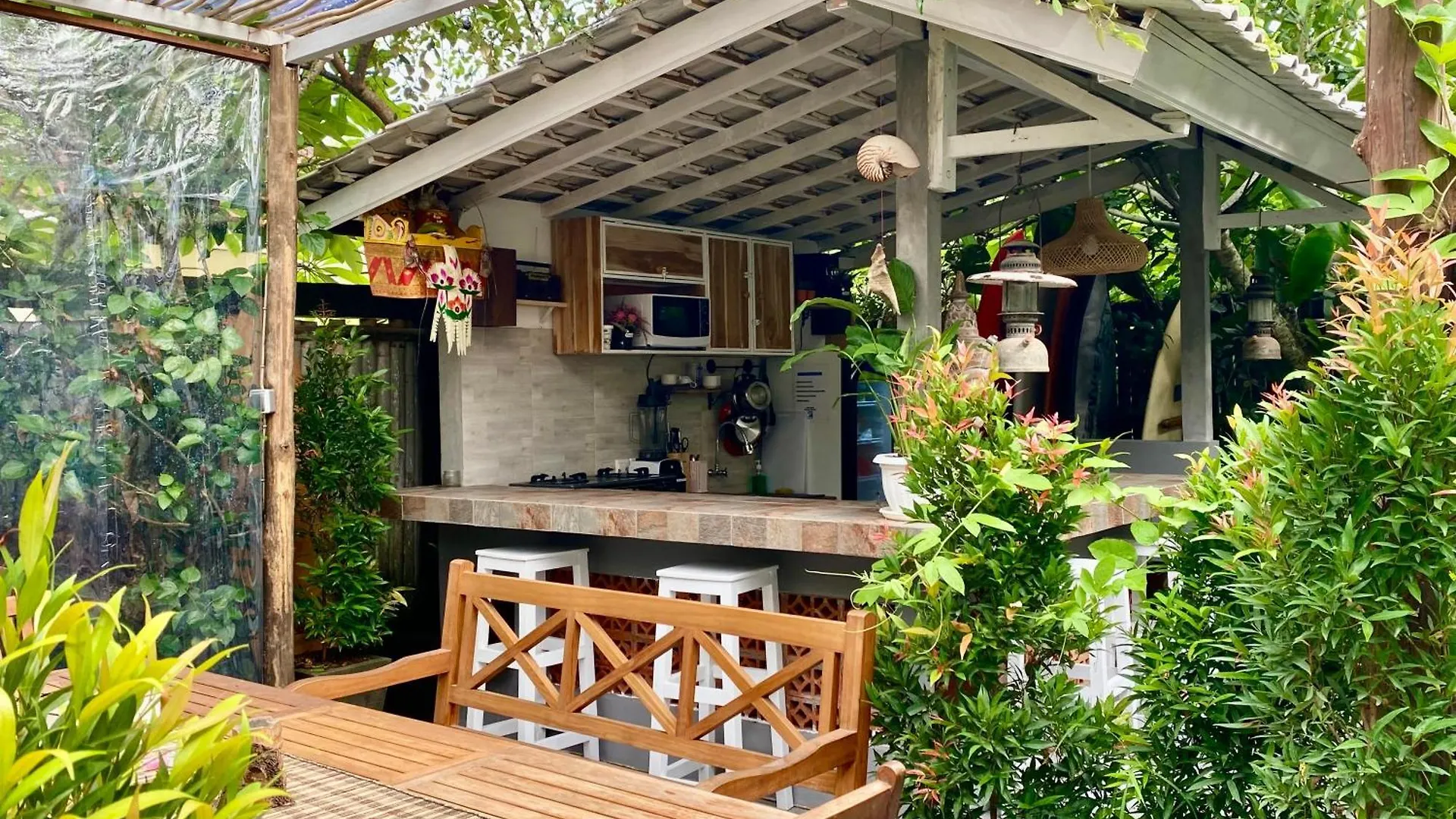 Blue Waves Balangan Homestay Uluwatu